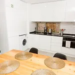 Surf מלון דירות 4*