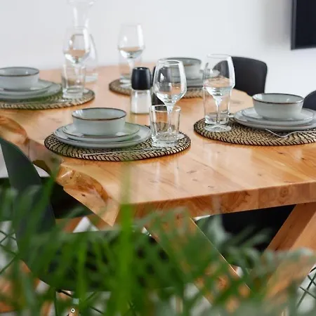 Surf Lägenhetshotell 4*