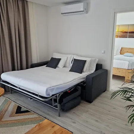Surf Aparthotel *