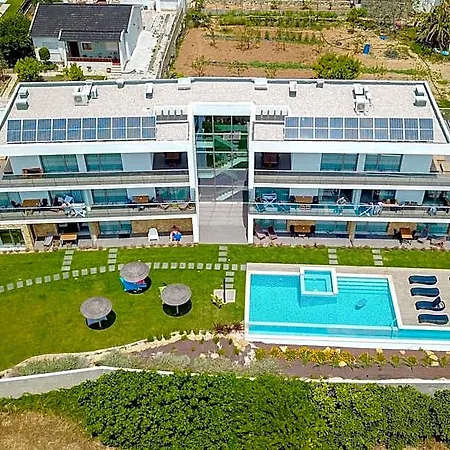 Surf Aparthotel